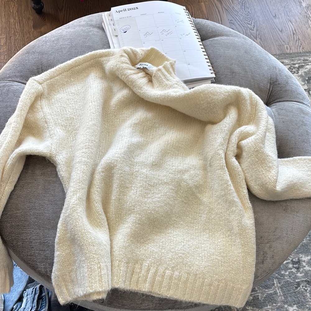 Cozy Cream Sweater - Pistola